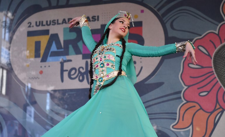 2.ULUSLARARASI TARSUS FESTİVALİ GÖRKEMLİ BİR AÇILIŞLA BAŞLADI