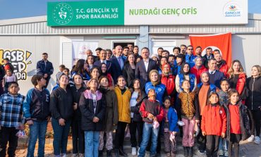 Depremin 1. yılında Gençlik ve Spor Bakanlığı, UNICEF ve Netflix tarafından Genç Alan’a ortak ziyaret