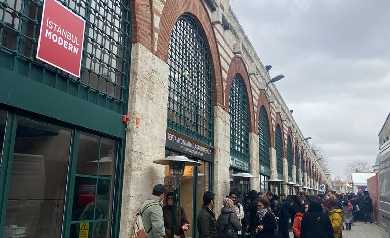 İSTANBUL TASARIM MÜZESİ, SÜLEYMANİYE’DE YER ALAN TARİHÎ SIRA DÜKKANLAR’A YENİDEN HAYAT VEREREK AÇILDI!