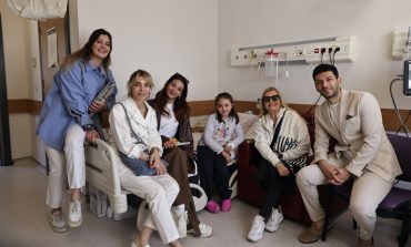 ÜNLÜ İSİMLERDEN CERRAHPAŞA’DA TEDAVİ GÖREN ÇOCUKLARA 23 NİSAN ULUSAL EGEMENLİK VE ÇOCUK BAYRAMI SÜRPRİZİ!