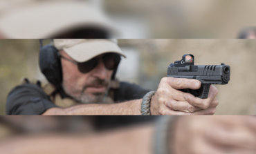Başlık: SAR1880 Airsoft Tabancaları: Gerçekçi Deneyim ve Eğlenceli Oyunlar