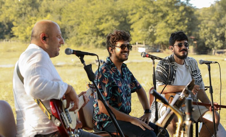 ENKA Açık Hava Tiyatrosu’nun Bu Haftaki Konukları Barabar, Şakalı Akustik ve REDD