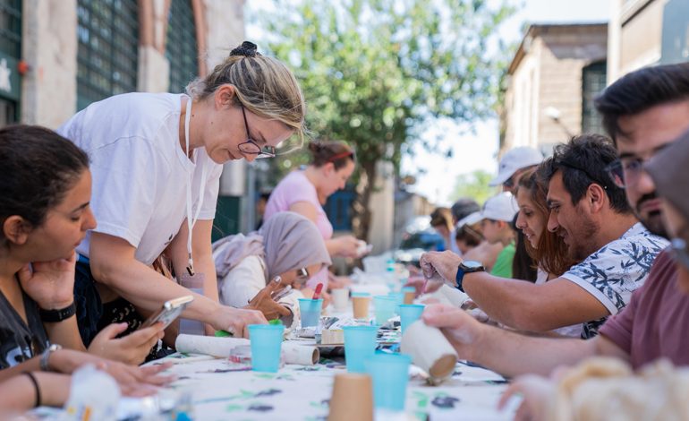 7’DEN 70’E İSTANBULLULAR, SÜLEYMANİYE SIRA DÜKKÂNLAR TASARIM MÜZESİ FESTİVALİ’NDE TASARIMIN SANAT ve EĞLENCEYLE BULUŞTUĞU BİR HAFTA SONU GEÇİRDİ!