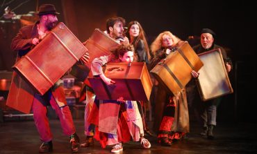 “BATI EKSPRESİ” İSTANBUL’A GELİYOR: TATBİKAT SAHNESİ’NİN YENİ OYUNU 25-26 KASIM’DA SES TİYATROSU’NDA!