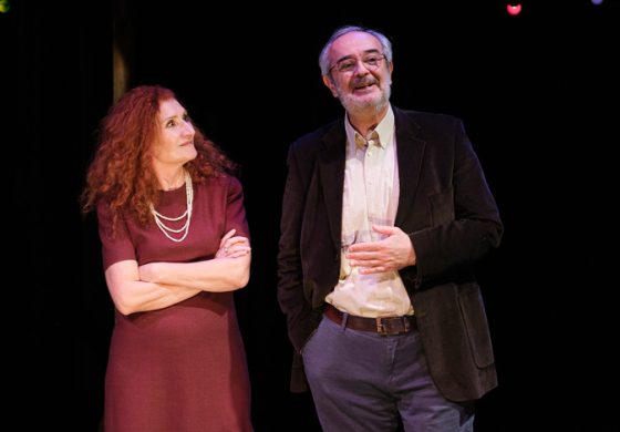 Forced Entertainment’ın çağdaş tiyatro klasiği “Yarın Belki de” Şubat gösterimleri ile Beykoz Kundura’da