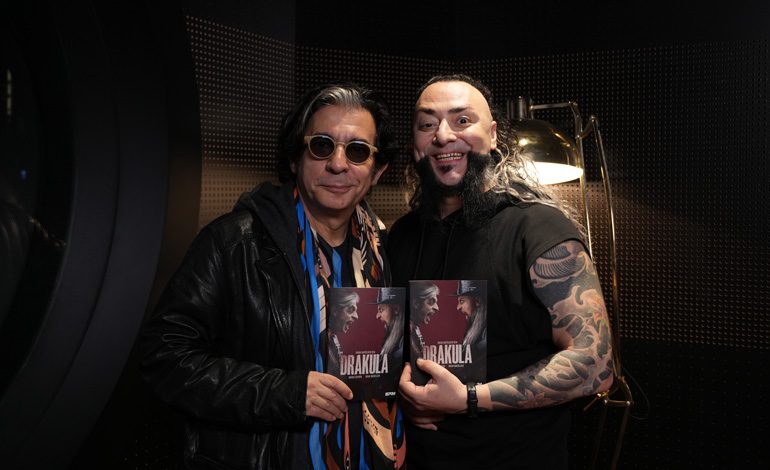 Okan Bayülgen ve Hayko Cepkin Keyifli Sohbetleriyle Sahne Tozu Yutanlar’da!