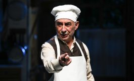 USTA OYUNCU ŞENER ŞEN’İN ‘ZENGİN MUTFAĞI’ OYUNU SON KEZ SAHNEDE!