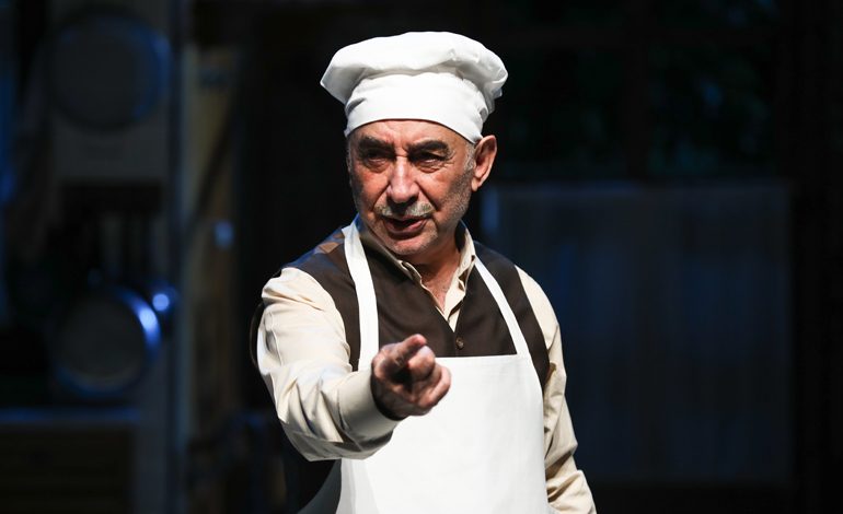 USTA OYUNCU ŞENER ŞEN’İN ‘ZENGİN MUTFAĞI’ OYUNU SON KEZ SAHNEDE!