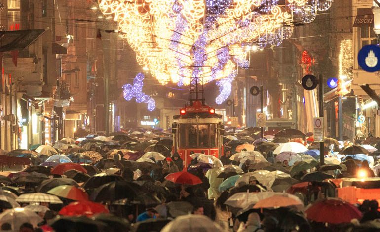 KADIN GÖZÜYLE HAYATTAN KARELER’İN 2025 SERGİSİ SANATSEVERLERİ BEKLİYOR