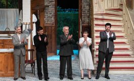 USTA OYUNCU ŞENER ŞEN’İN ‘ZENGİN MUTFAĞI’ OYUNU SAHNELERE VEDA ETTİ