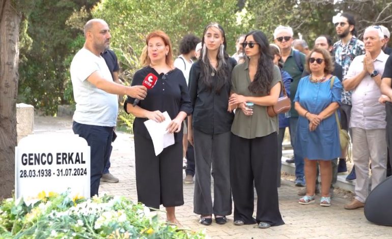GENCO ERKAL, VEFATININ BİRİNCİ YILDÖNÜMÜNDE MEZARI BAŞINDA ANILDI!