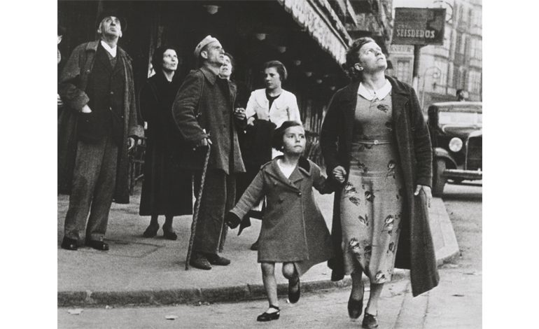 ARA GÜLER MÜZESİ’NİN YENİ SERGİSİ “ROBERT CAPA | GERÇEK EN İYİ FOTOĞRAFTIR” 12 EYLÜL’DE AÇILIYOR