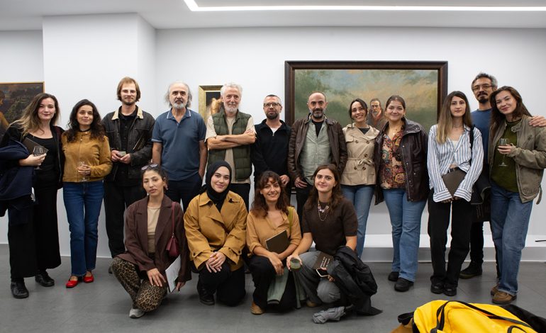 FARKLI KUŞAKLARDAN ALTI SANATÇININ ESERLERİNİ BİR ARAYA GETİREN “AĞAÇLAR GİBİ KONUŞMAK” SERGİSİ, BRIEFLYART’TA AÇILDI!