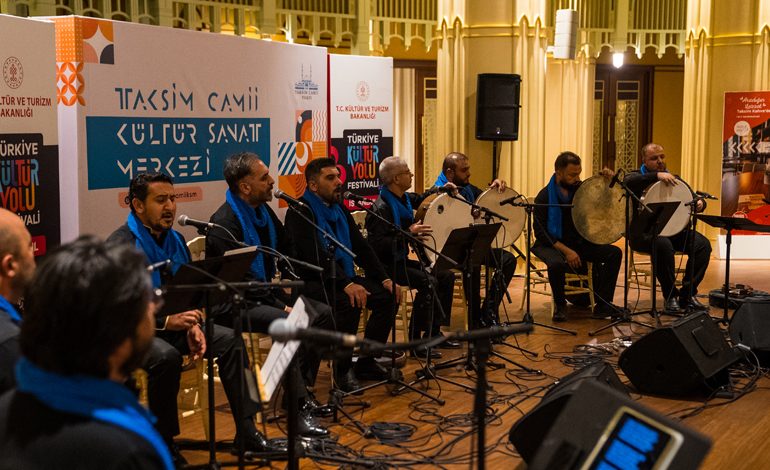 İSTANBUL SANATLA ŞENLENİYOR KÜLTÜRLE NEFES ALIYOR