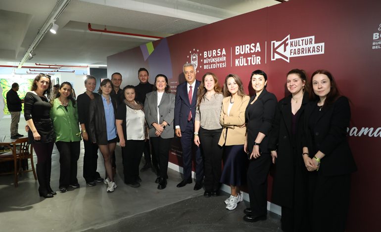GENÇ SANATIN SESİ ARTWEEKS İSTANBUL’DA: BURSA SANAT ÇALIŞTAYI 2025 SERGİSİ, KENTİN DÖNÜŞÜMÜNÜ SANATLA OKUYOR!