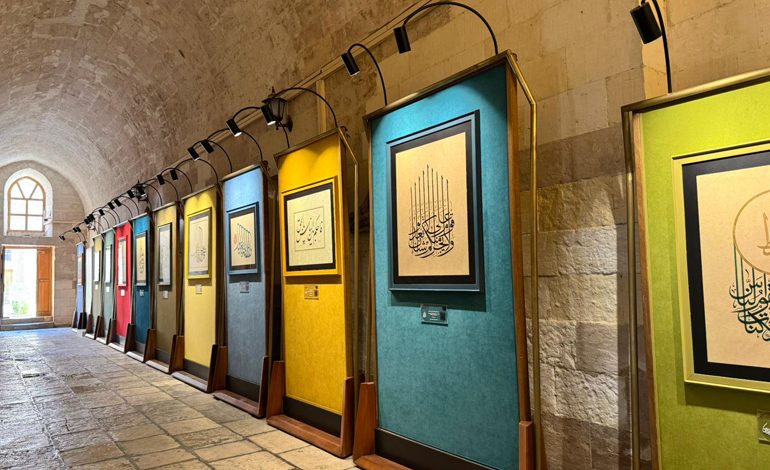 Âdil-i Mutlak Hat Eserleri Sergisi Mardin’de Sanatseverlerle Buluştu