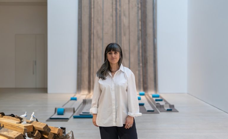 HERA BÜYÜKTAŞÇIYAN’IN KONUŞMASI ve GÜNCEL SERGİLERE ODAKLANAN YETİŞKİN ATÖLYELERİ, MART AYINDA ARTER’DE!