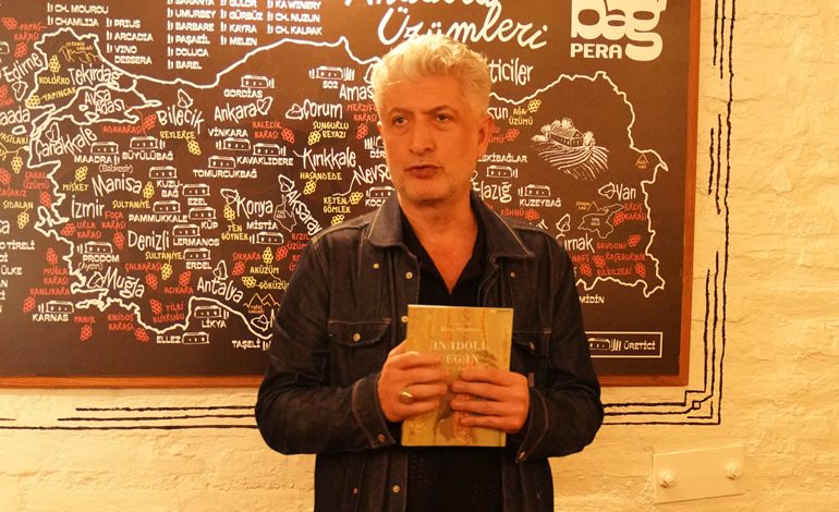 ANADOLU’NUN BİTKİSEL HAFIZASI YENİDEN SOFRADA! RIZA SÖNMEZ, “ANADOLU VEGAN”I LEZZET DOLU BİR AKŞAMLA TANITTI