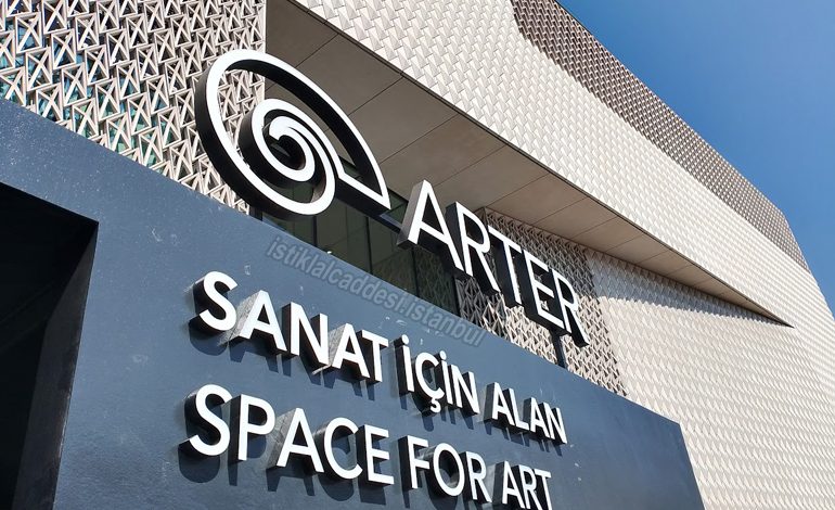 KASIM AYINDA ARTER’DE YETİŞKİNLER İÇİN ATÖLYELER ve KÜRATÖR EŞLİĞİNDE SERGİ TURU!