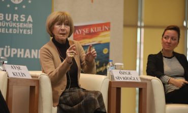 AYŞE KULİN BURSALI GENÇLERLE BULUŞTU!