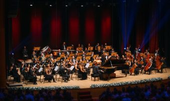 CRR SENFONİ ORKESTRASI TURNESİNE DEVAM EDİYOR: NİL VENDİTTİ YÖNETİMİNDE ÇELLİST PETAR PEJČİĆ ile 28 NİSAN’DA ATAŞEHİR’DE!