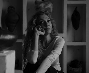 Esra Uyman’dan Seramiğin Zamansız Dili ‘Boşluğun Kabukları’ Sergisi