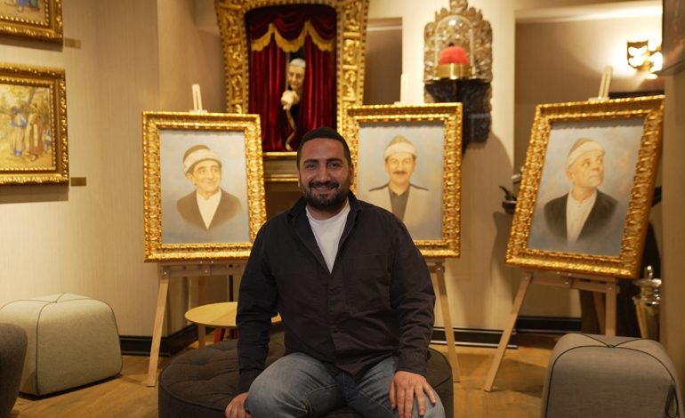 CEM KEBENÇ’İN ÜÇ BÜYÜK USTAYI RESMETTİĞİ “KAVUKLU SERİSİ” BABA SAHNE’DE!