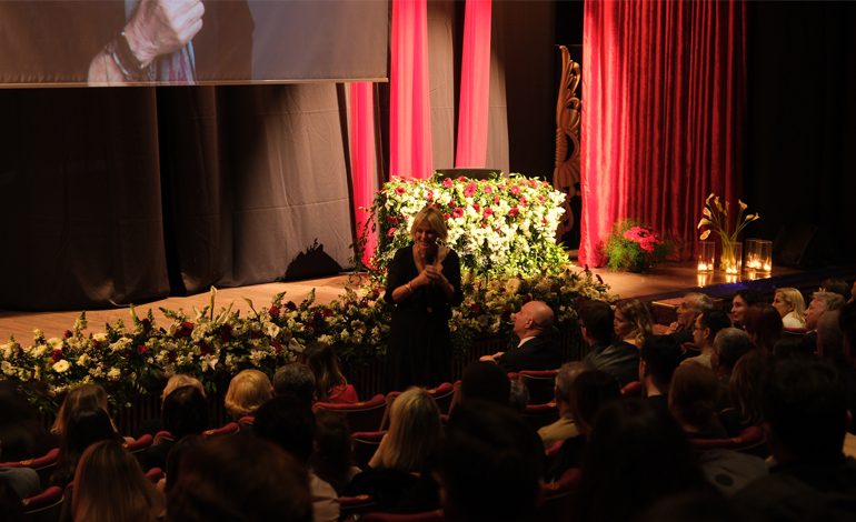 TÜRK TİYATROSUNUN DUAYENİ HALDUN DORMEN, İZMİR’DE ANILDI