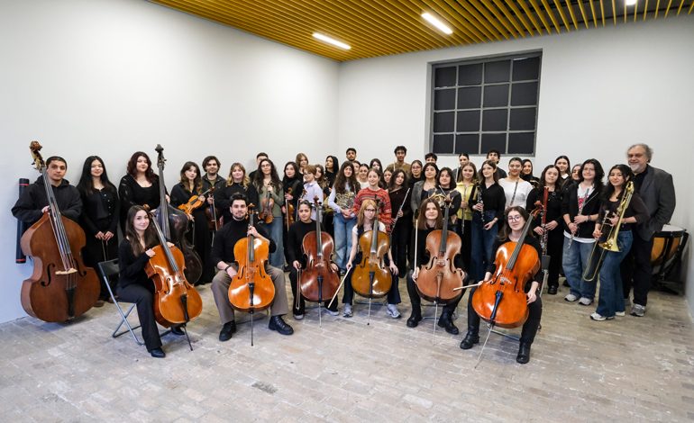 İSTANBUL’UN ARTIK BİR GENÇLİK ORKESTRASI VAR: İBB’NİN GENÇ ORKESTRASI “MÜZEDE SENFONİ” ile 11 NİSAN’DA ARTİSTANBUL FESHANE’DE İLK KEZ SAHNEDE!