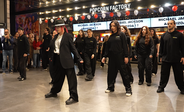 Pop’un Kralı Emaar’da Canlandı: “Michael” Filminin Tanıtımı Flash Mob Dans Gösterisiyle Paribu Cineverse Emaar’da Gerçekleşti