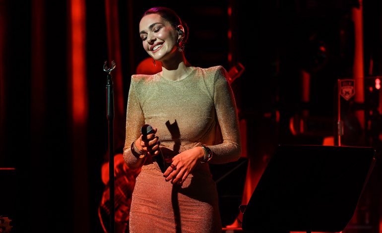 Bergüzar Korel ‘Hatırladıkça’ ile Haziran’da Zorlu PSM’de!