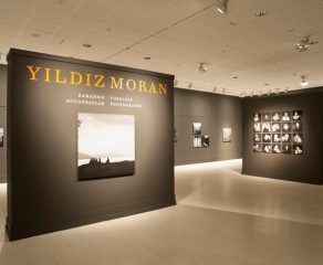 Pera Müzesi’nden Edirne Bienali’ne: Yıldız Moran’ın Zamansız Fotoğrafları Sanatseverlerle Buluşuyor