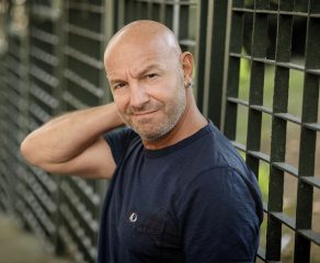 ÇAĞAN IRMAK: “YAZAR OLARAK HİÇ KİMSENİN NABZINA GÖRE ŞERBET VERMEM”