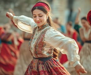 DÜNYANIN DANSI İSTANBUL’DA BULUŞUYOR: DÜNYA HALK DANSLARI YARIŞMASI, 14-19 TEMMUZ’DA GERÇEKLEŞİYOR!