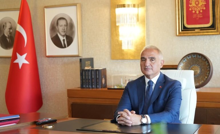 REKORU BAKAN ERSOY DUYURDU! GECE MÜZECİLİĞİNDE ZİYARETÇİ SAYISI 1,3 MİLYONU AŞTI
